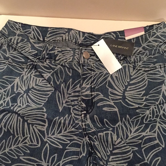 Weekend Jean Shorts - Picture 2 of 6